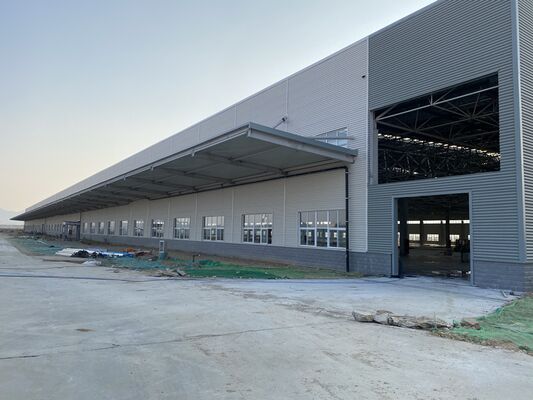 Large-span Column-free Lightweight Steel Structure Warehouse for Durable Storage Solutions