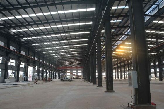 Large-span Column-free Lightweight Steel Structure Warehouse for Durable Storage Solutions